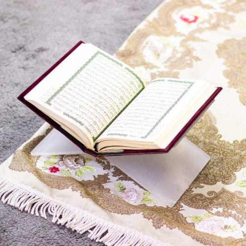 حامل مصحف اكريليك شفاف