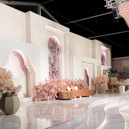 Queen's bridal stage