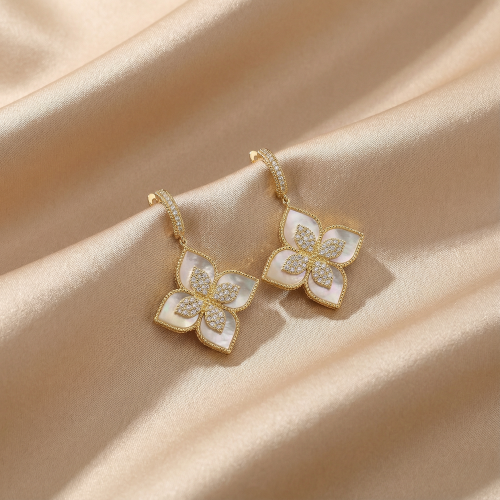 Flower Queen 18-karat gold ring