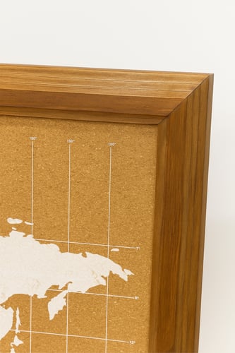 خريطة العالم القابلة للتعليق بإطار خشبي