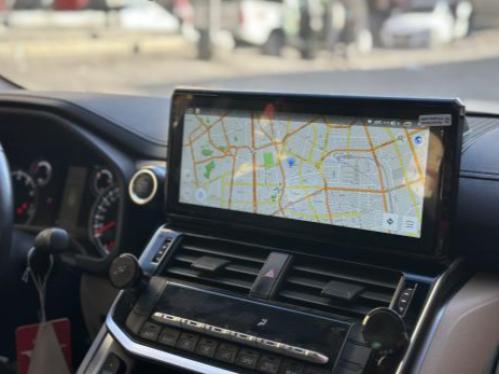 شاشة لاندكروزر تويوتا - 2022-2024