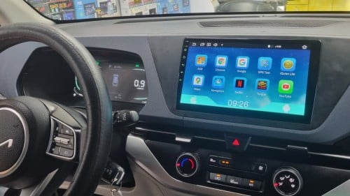 شاشة كيا كارينز 2021-2025