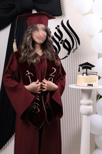 عباية تخرج برغندي 2026