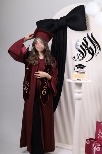 عباية تخرج برغندي 2026