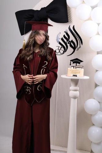 عباية تخرج برغندي 2026