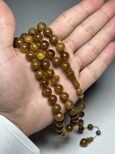 سبحة بكلايت: توفي غامق