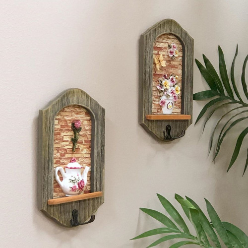 علاقة جدارية خشب