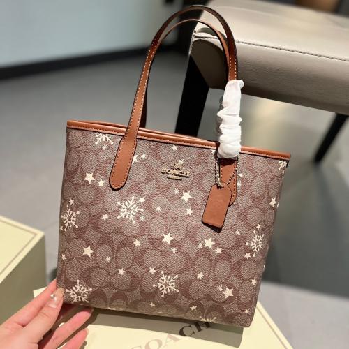 شنطة coach