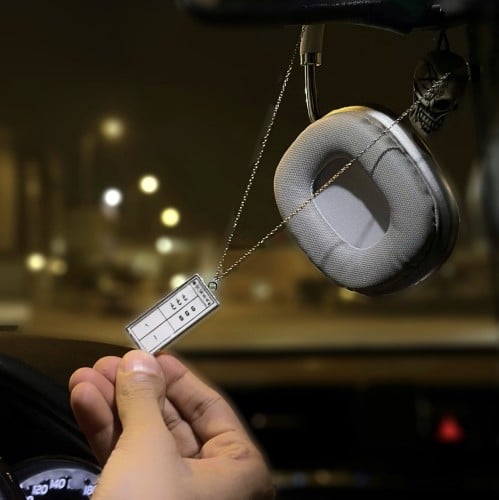 تعليقة لوحة سيارة