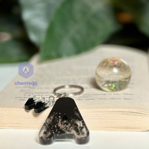 ميدالية حرفين