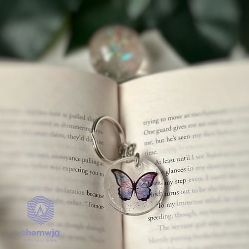 ميدالية فراشة