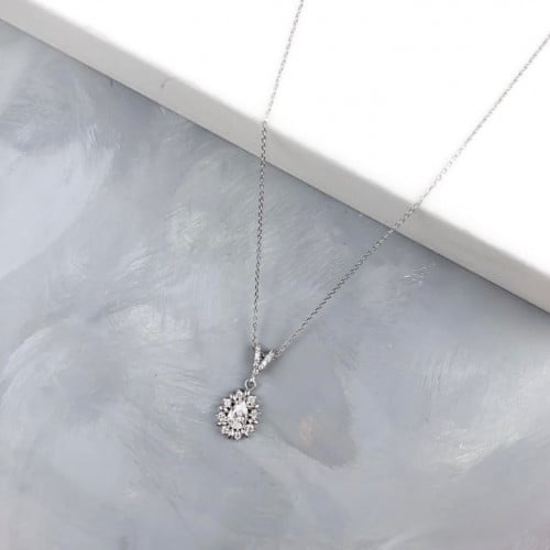 قلادة فضة مرصعة بالزيركون