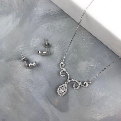 طقم ( قلادة + حلق ) فضة مرصع بالزيركون