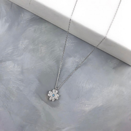 قلادة فضة مرصعة بالزيركون