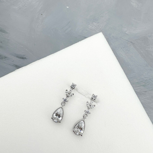 حلق فضة مرصع بالزيركون