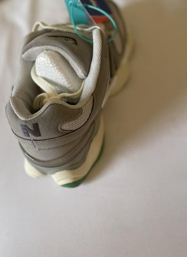 شوز نيو بالانس 9060 رصاصي