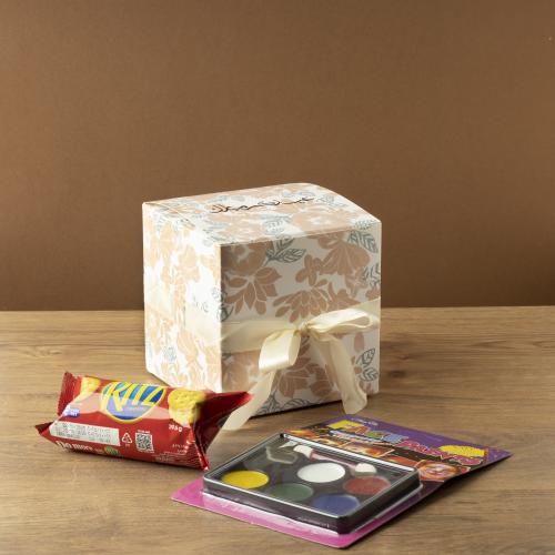 علبة توزيعات شوكولاته بتصميم فاخر بشريطة وعبارة عي...