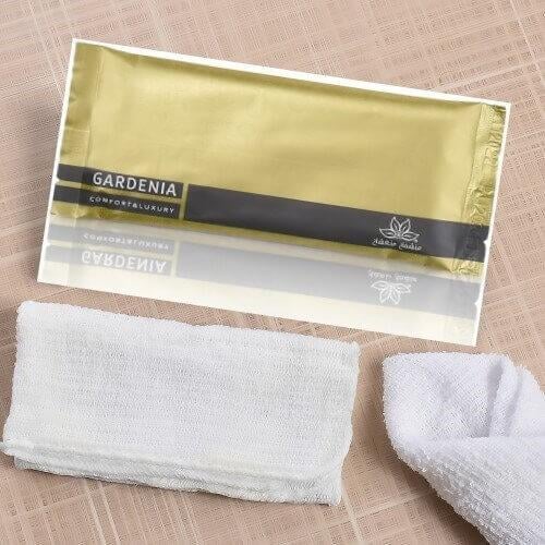 منشفه معطرة منعشه برائحة جاردينيا غلاف ذهبي بشريط...