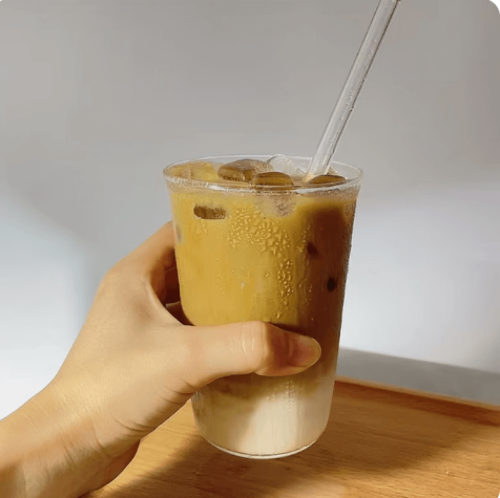 اكواب بلاستيك شفافة بقاعدة منحنية 14 أنز / العدد 5...