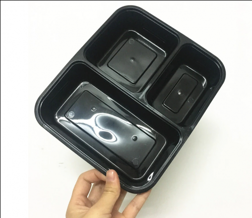 علب بلاستيك للميكروويف اسود بغطاء شفاف -مقسم 3/ ال...