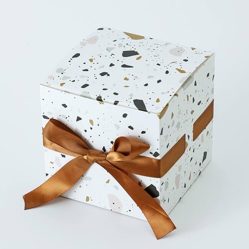 علبة توزيعات أبيض رخامي فاخرة وشريطة /العدد 12