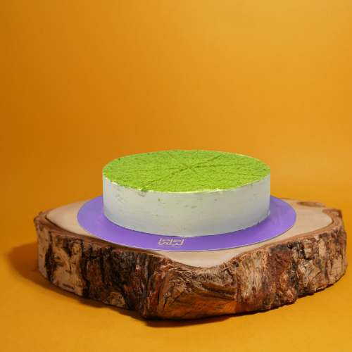 كيك الماتشا كبيرة