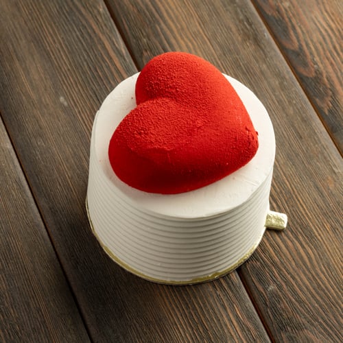 باقة أحبك مع كيك