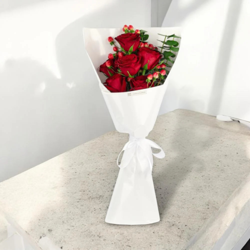 باقة أحبك مع كيك