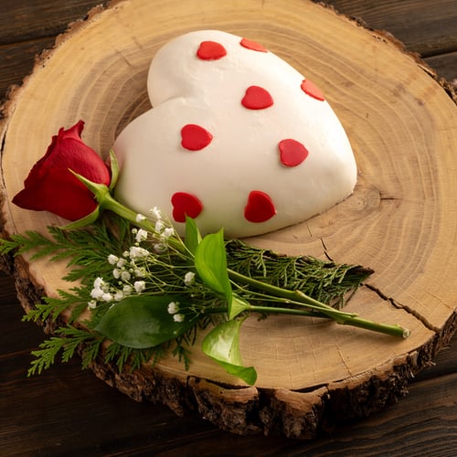 قلبي لك مع كيك القلب الكبير