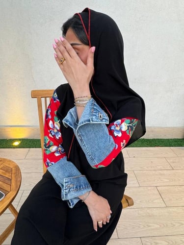 دينيم احمر
