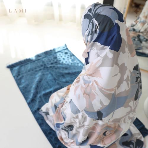 طقم شرشف صلاة مشجر- كحلي
