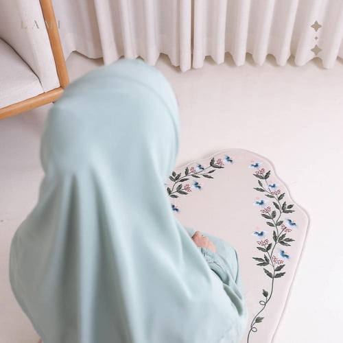 طقم صلاة همس الأزهار