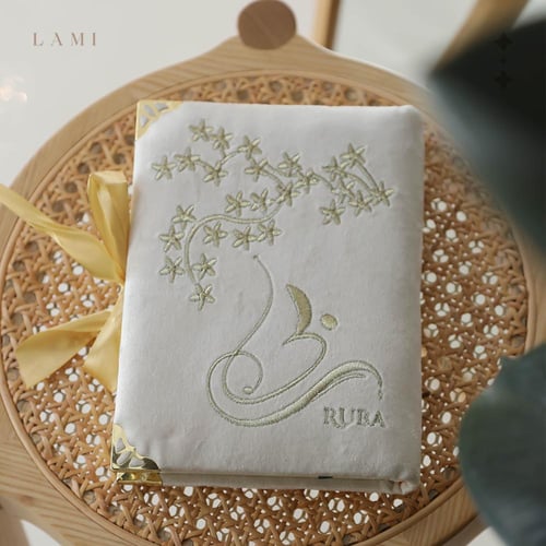 مصحف مخمل بالأسم- ابيض