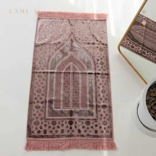 سجادة صلاة حرير - لحمي