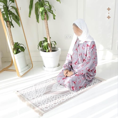 طقم شرشف صلاة مشجر - رمادي