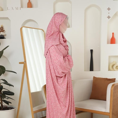 شرشف صلاة مشجر وردي