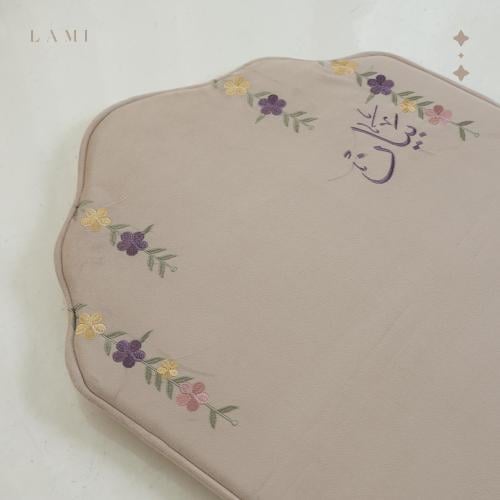 سجادة صلاة شمواه بالأسم بيج