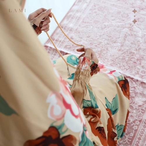 طقم زهرة الندى بيج