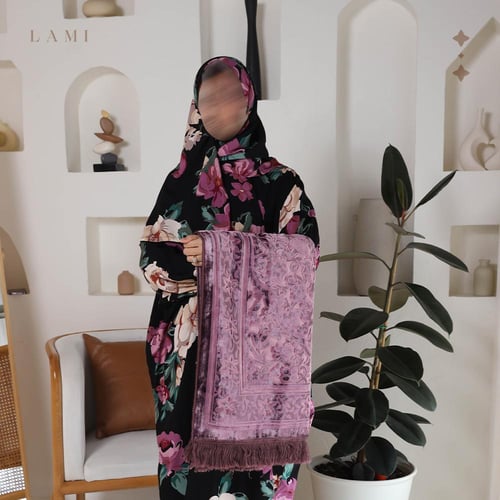 طقم زهرة الندى اسود