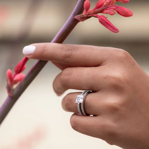 خاتم توينز ذا امور- The Amore