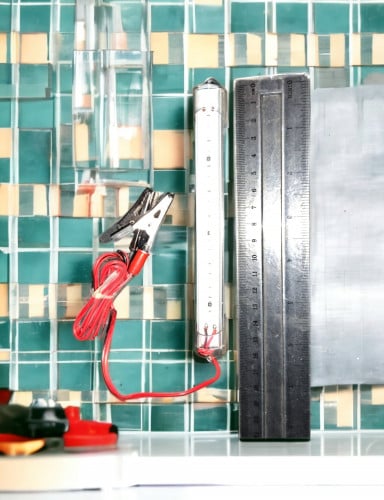 لمبة LED على البطاريه نظام 12 فولت