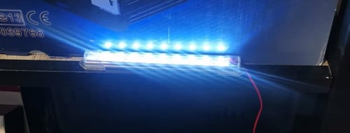 لمبة LED على البطاريه نظام 12 فولت