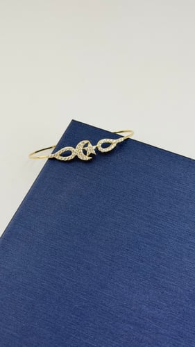 سوار أطفال تصميم نجمة وقمر