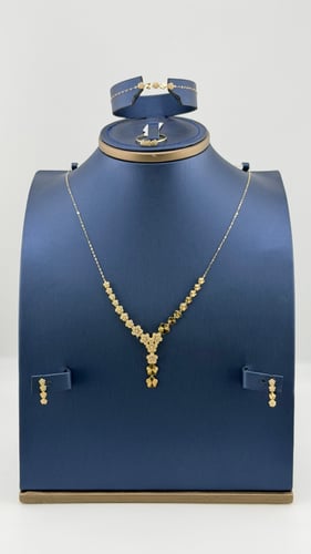 طقم ذهب تصميم الماس عيار 18