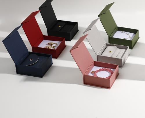 بوكس سلسال وحلق وخاتم بعدة الالوان