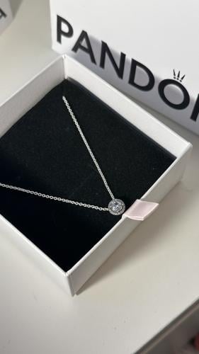 سلسال باندورا كريستال دائري محدد بلون ازرق