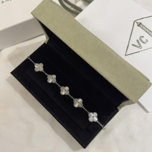 سوار فان كليف فضي ماستر وردات كبيره