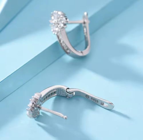 حلق فضة دائري بفصوص عيار 925