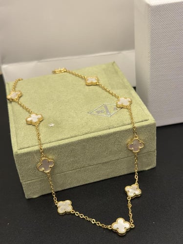 سلسال فان كليف عشرة وردات ميني ابيض