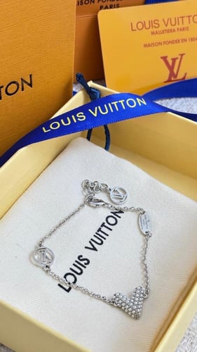 سوار لويس فيتون فضي لوقو مع لولو